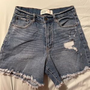 Abercrombie and Fitch dad short high-rise